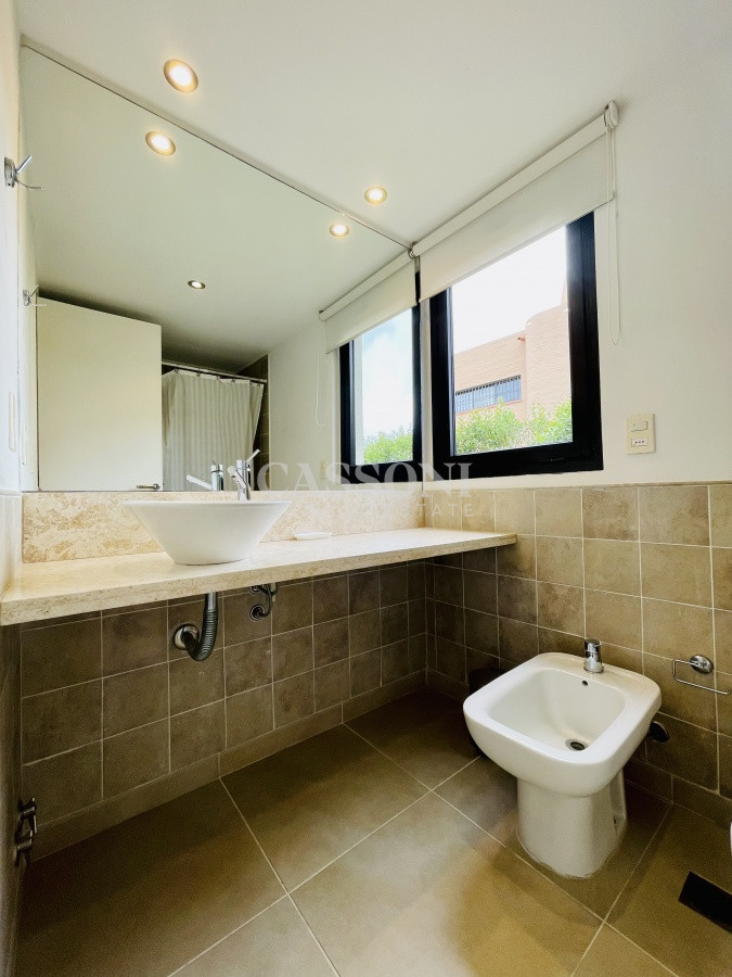 Apartamento ID.3989 - Venta de apartamento de dos dormitorios con parrillero en complejo privado de Punta Ballena