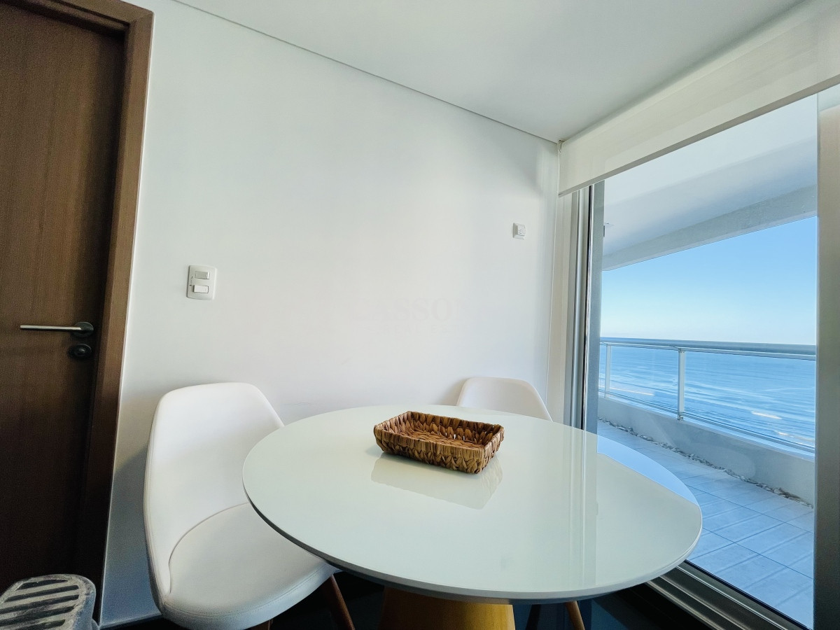 Apartamento ID.2242 - Apartamento de 3 Dormitorios y Dependencia, con Parrillero y Vista al Mar en Playa Brava, Punta del Este 