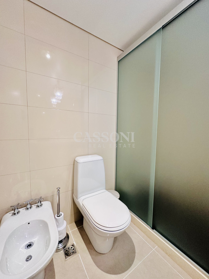 Apartamento ID.2594 - Lujoso Penthouse de 4 Dormitorios con Vista al Mar sobre Playa Mansa, Punta del Este