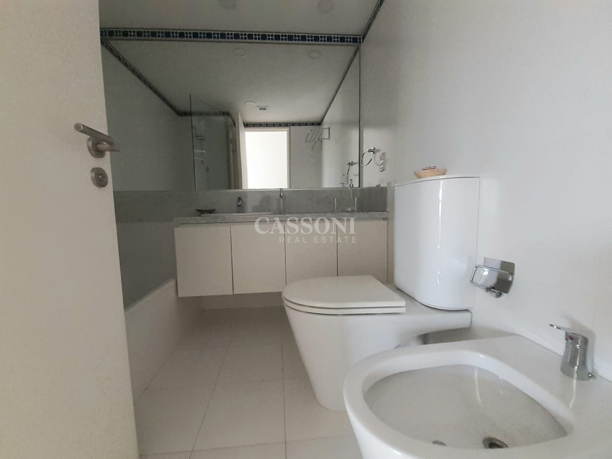 Apartamento ID.4516 - Alquiler temporal de apartamento esquinero en Torre Le Parc II, Playa Brava