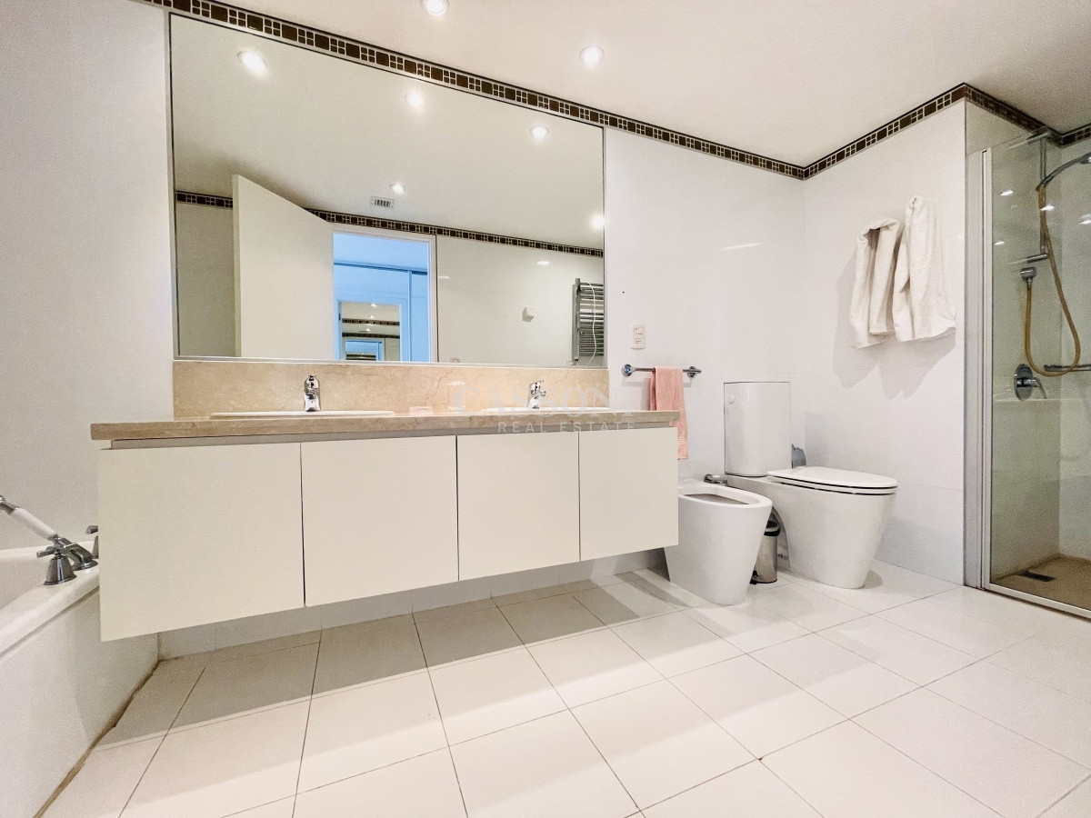 Apartamento ID.4410 - Alquiler temporario de Apartamento de 2 Dormitorios más Dependencia en Torre Le Parc, Playa Brava