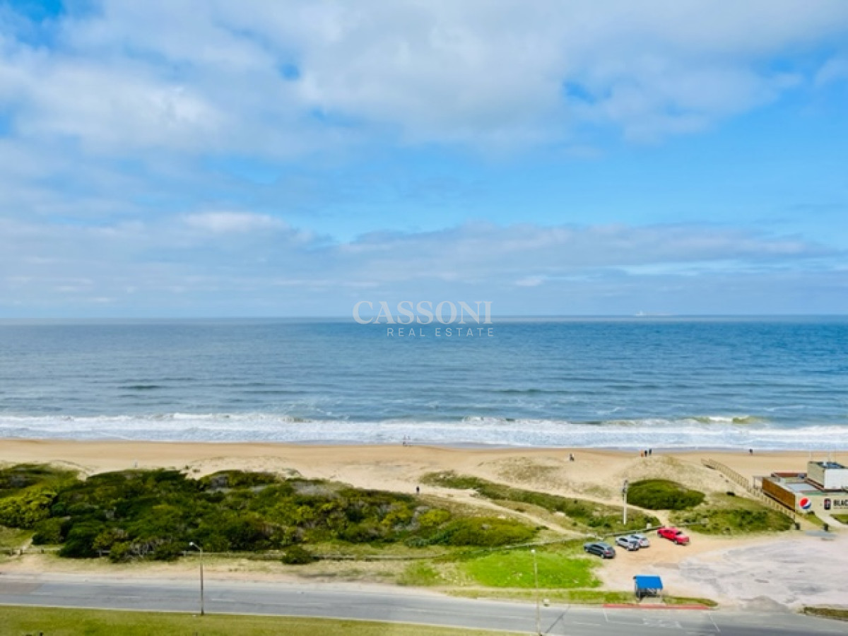 Apartamento ID.4410 - Alquiler temporario de Apartamento de 2 Dormitorios más Dependencia en Torre Le Parc, Playa Brava