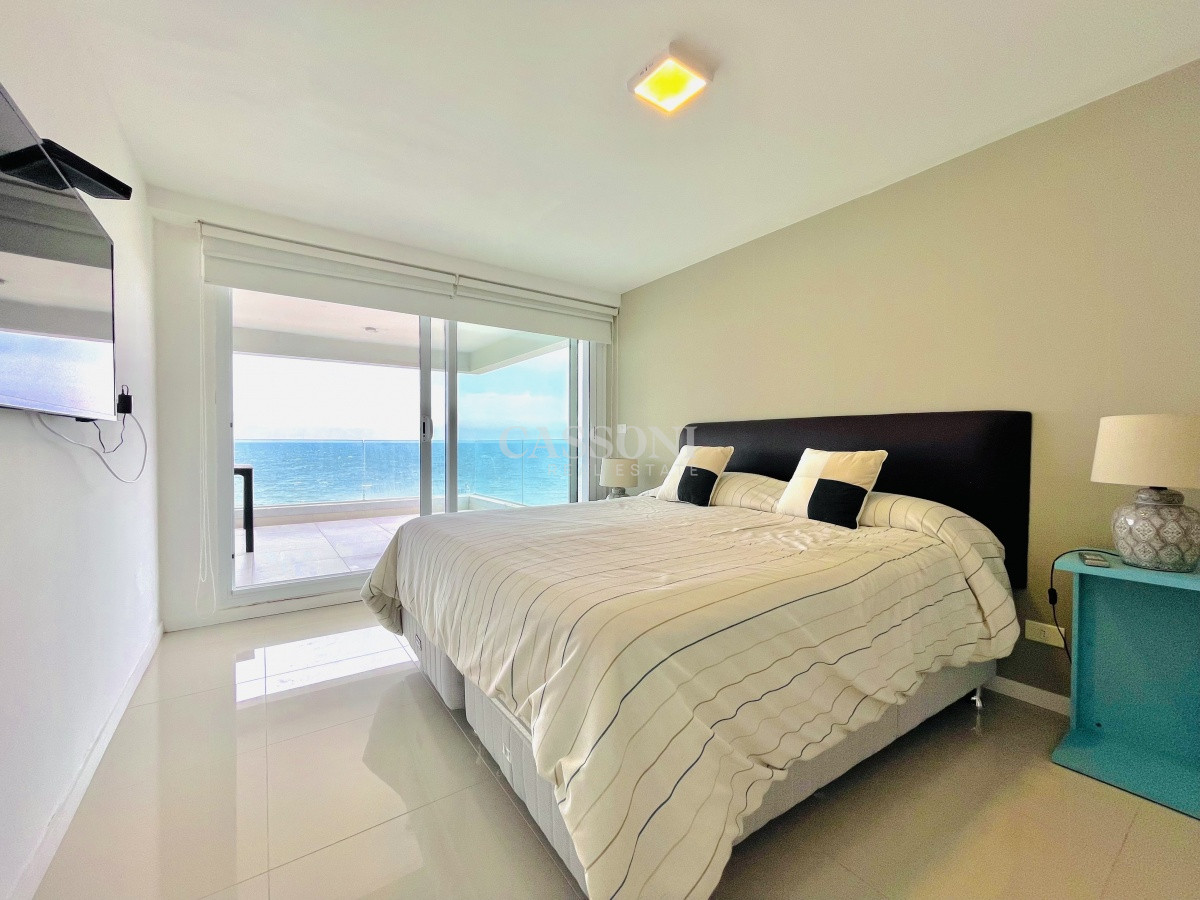 Apartamento ID.3086 - Apartamento de 3 Dormitorios y Parrillero Frente al Mar, Playa Mansa