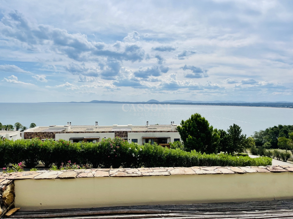 Apartamento ID.3443 - Venta y alquiler de apartamento de dos dormitorios con parrillero de uso exclusivo en Punta Ballena