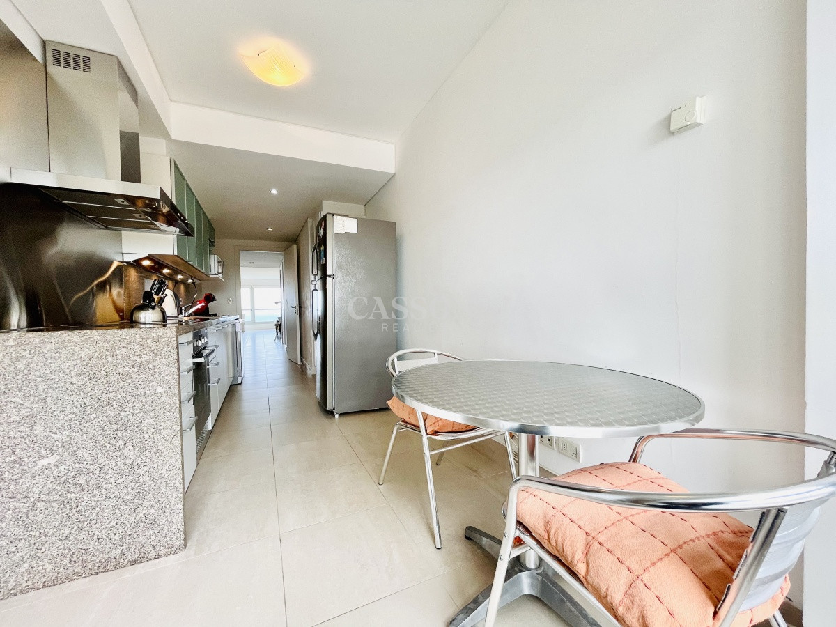 Apartamento ID.4410 - Alquiler temporario de Apartamento de 2 Dormitorios más Dependencia en Torre Le Parc, Playa Brava