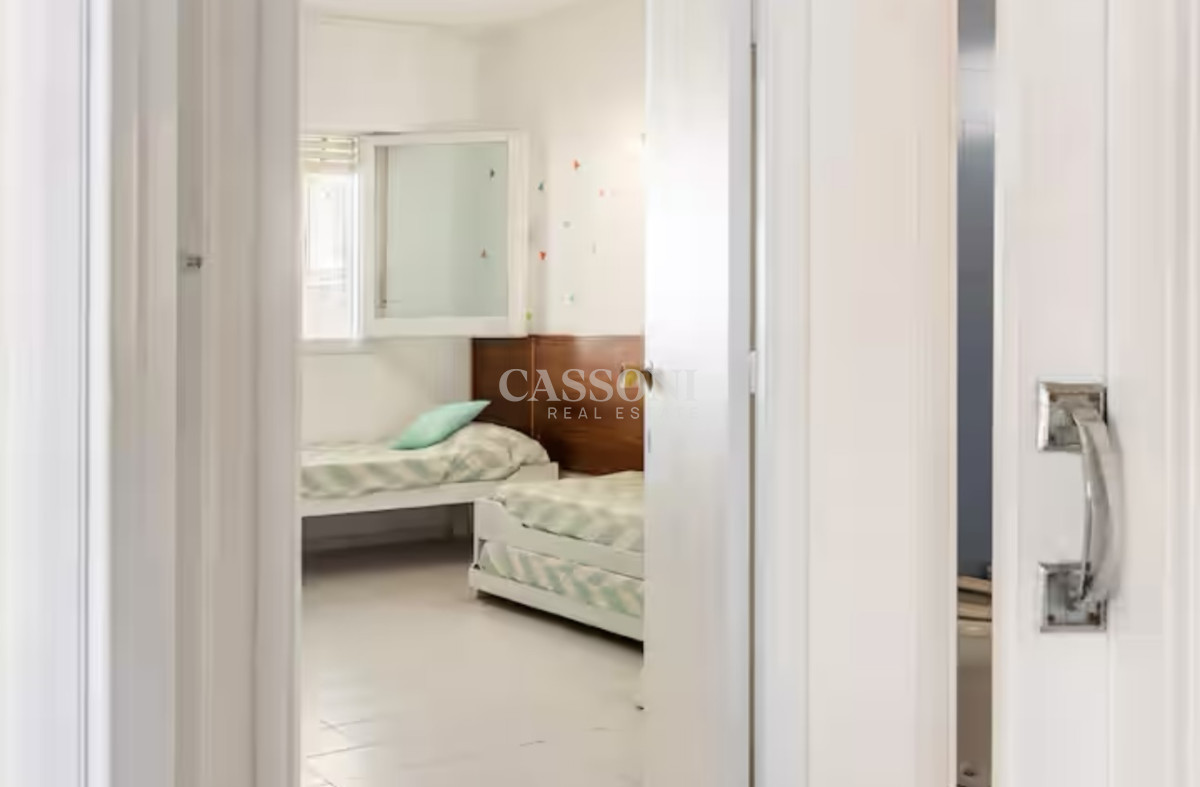 Casa ID.3308 - Gran Casa en Venta sobre el Mar de 5 Dormitorios y Dependencia en Península, Punta del Este