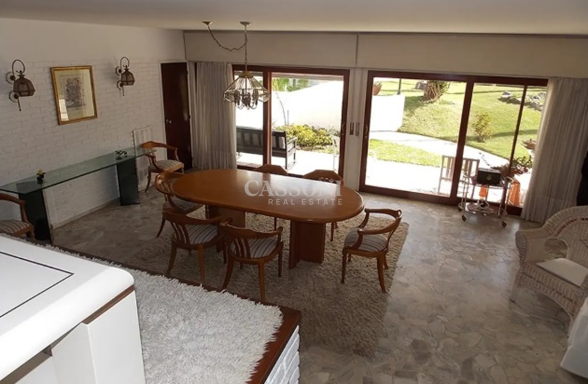 Casa ID.3416 - Excelente Casa de 4 Dormitorios con Piscina en Playa Mansa, Venta