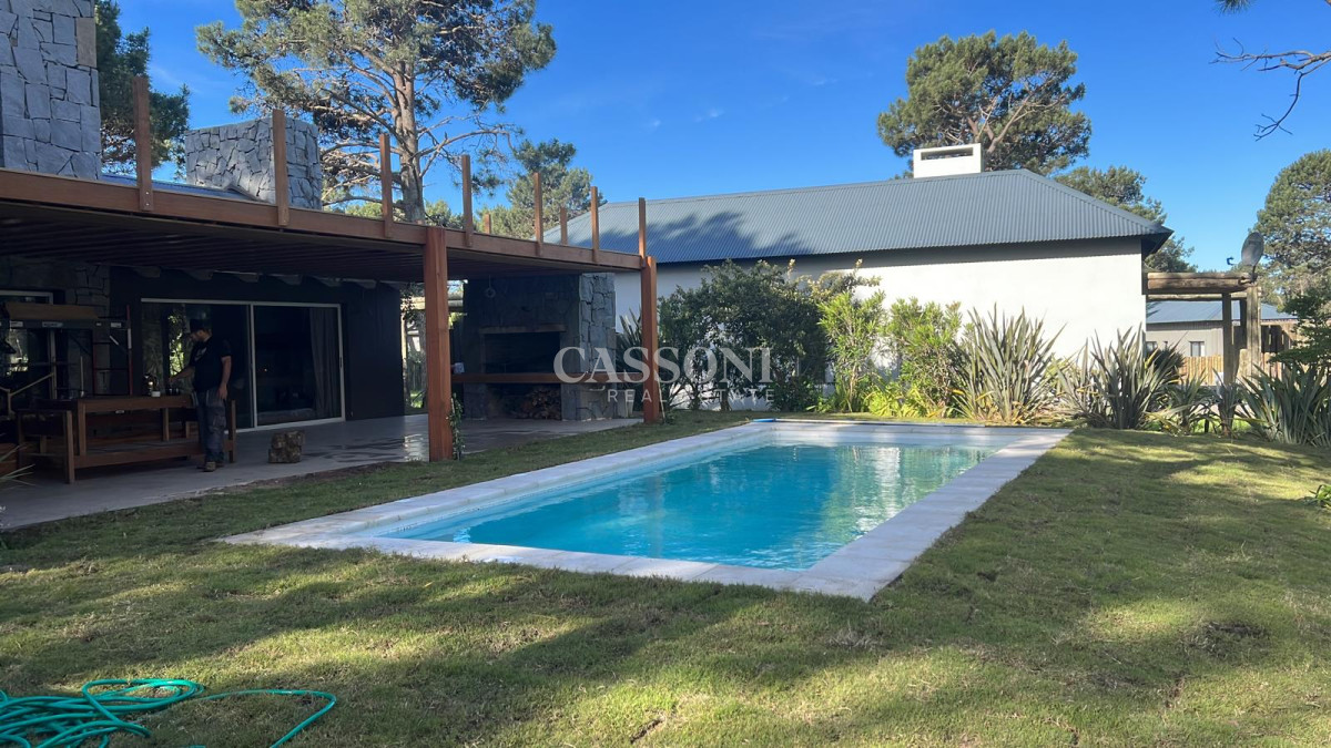 Casa ID.2504 - Excelente casa moderna de 4 Dormitorios más dependencia en barrio privado Pinar del Faro, José Ignacio 