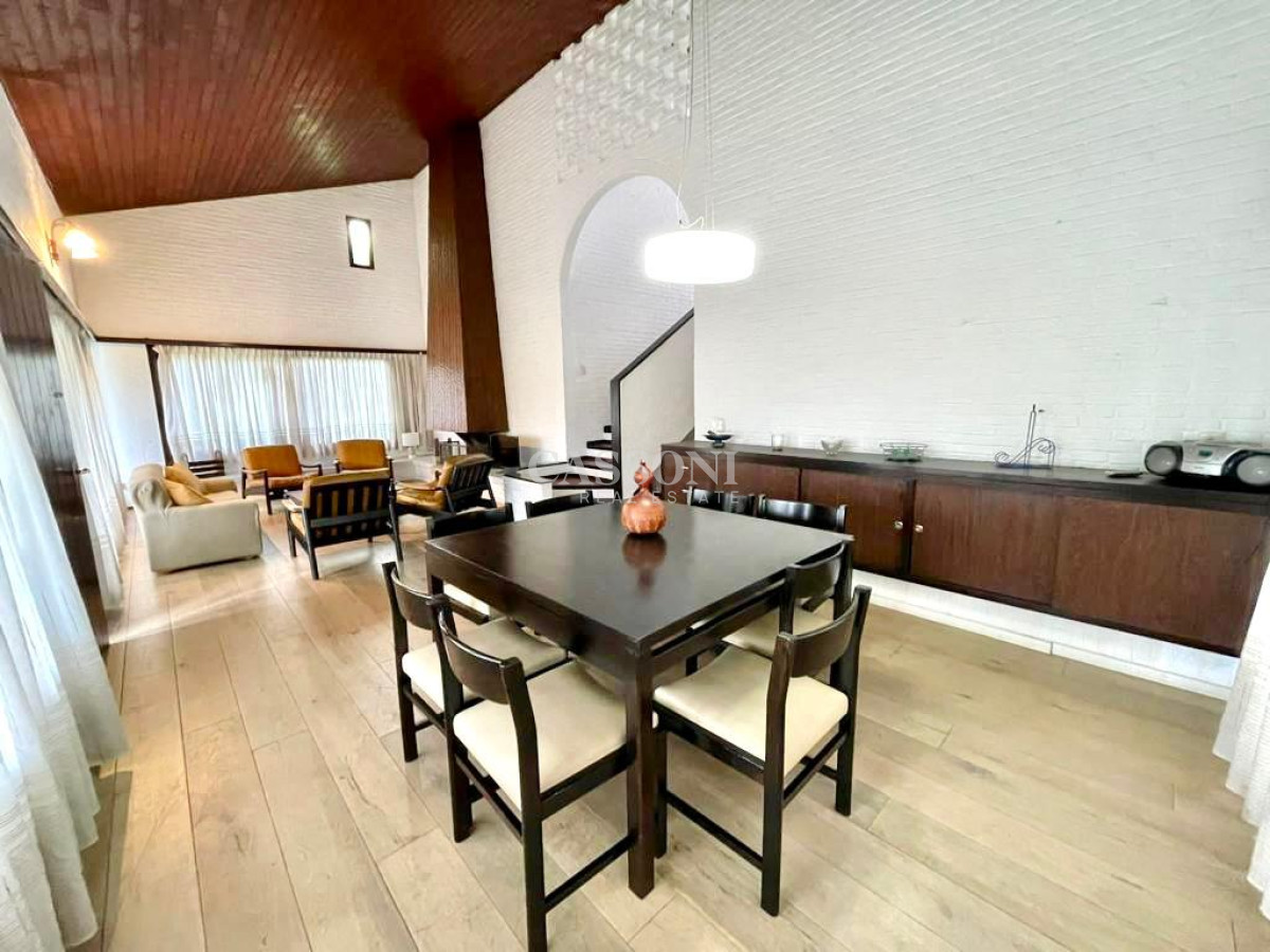 Casa ID.1232 - Casa de 4 Dormitorios, Parrillero y Piscina a pocos metros del Mar - Playa Mansa
