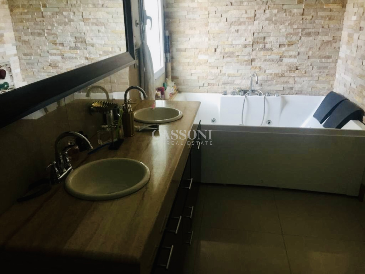 Casa ID.3258 - Excelente Casa de 5 Dormitorios en Barrio Privado La Arbolada, Punta del Este