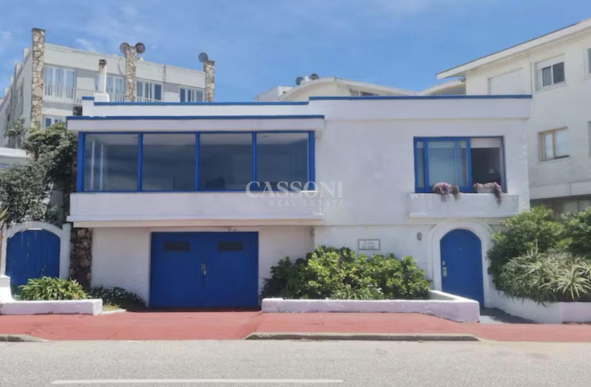Casa ID.3308 - Gran Casa en Venta sobre el Mar de 5 Dormitorios y Dependencia en Península, Punta del Este
