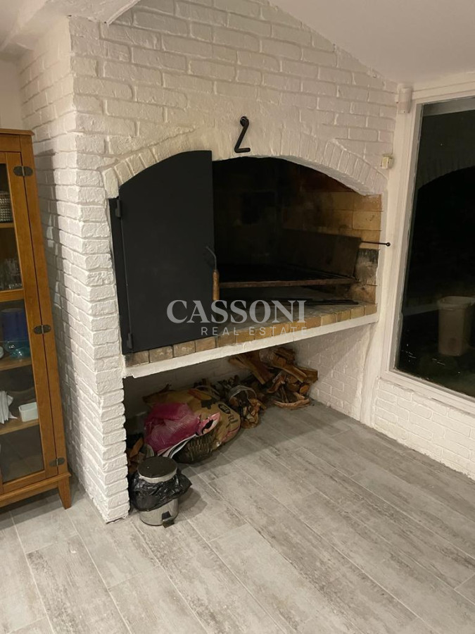 Casa ID.3747 - Excelente Casa de 4 Dormitorios y Piscina a una Cuadra del Mar 