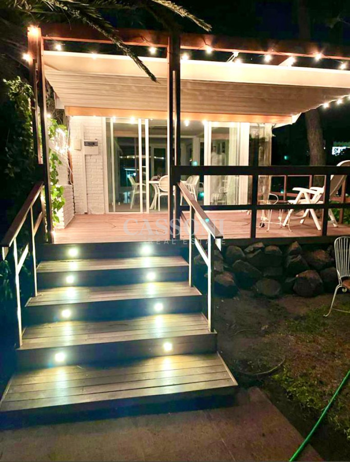Casa ID.3747 - Excelente Casa de 4 Dormitorios y Piscina a una Cuadra del Mar 