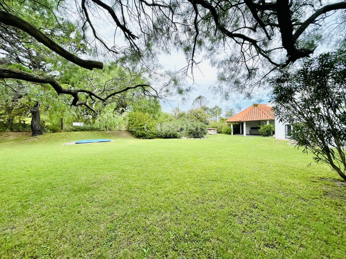 Casa ID.1232 - Casa de 4 Dormitorios, Parrillero y Piscina a pocos metros del Mar - Playa Mansa