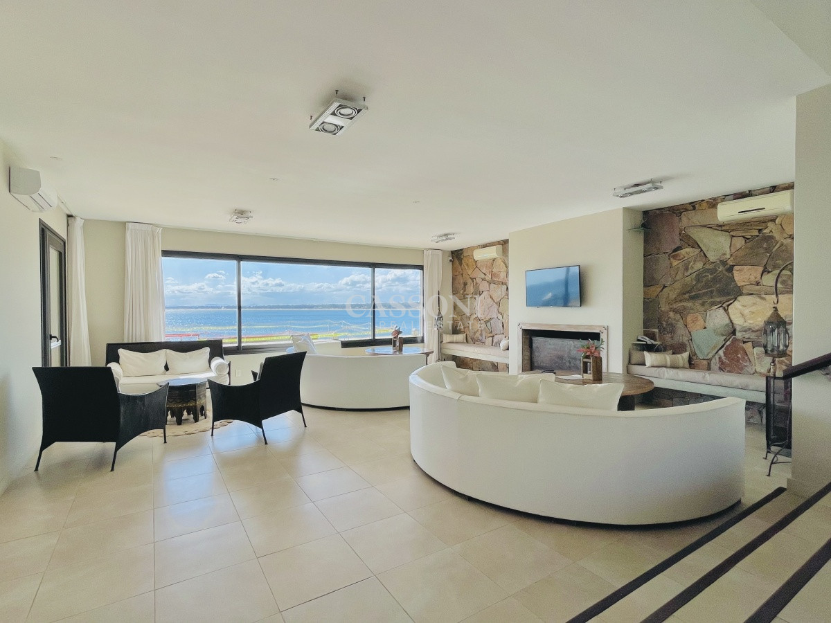Apartamento ID.3443 - Venta y alquiler de apartamento de dos dormitorios con parrillero de uso exclusivo en Punta Ballena
