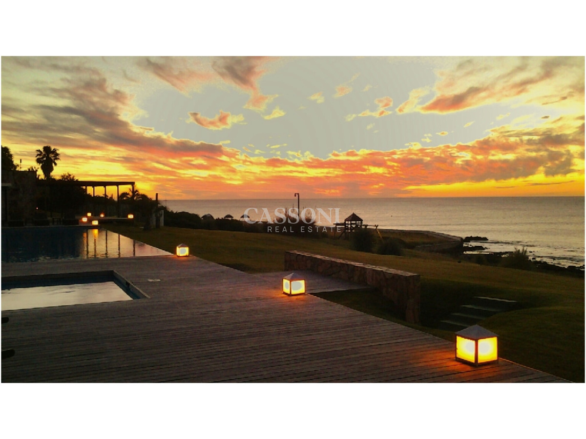 Apartamento ID.3989 - Venta de apartamento de dos dormitorios con parrillero en complejo privado de Punta Ballena