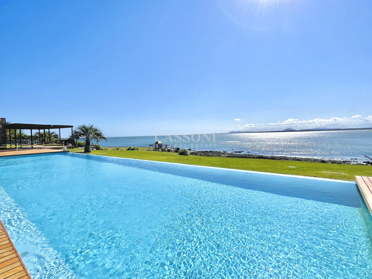 Apartamento ID.3443 - Venta y alquiler de apartamento de dos dormitorios con parrillero de uso exclusivo en Punta Ballena
