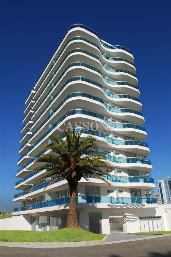 Apartamento ID.4226 - Apartamento de 1 Dormitorio en Torre con Servicios, Cerca del Mar - Alquiler Anual, Punta del Este