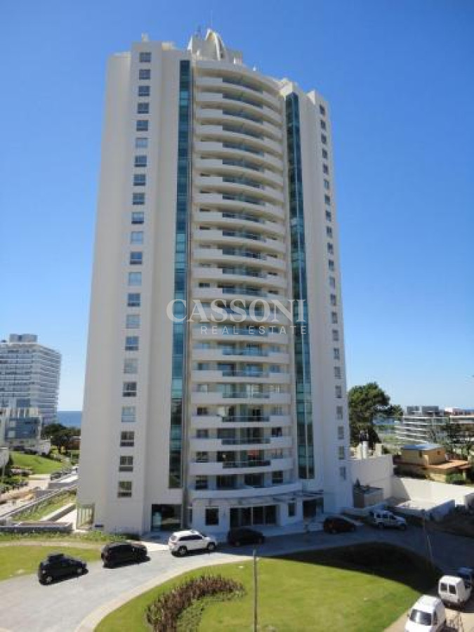 Apartamento ID.2924 - Apartamento de 2 Dormitorios en Playa Brava con Vista al Mar - Venta