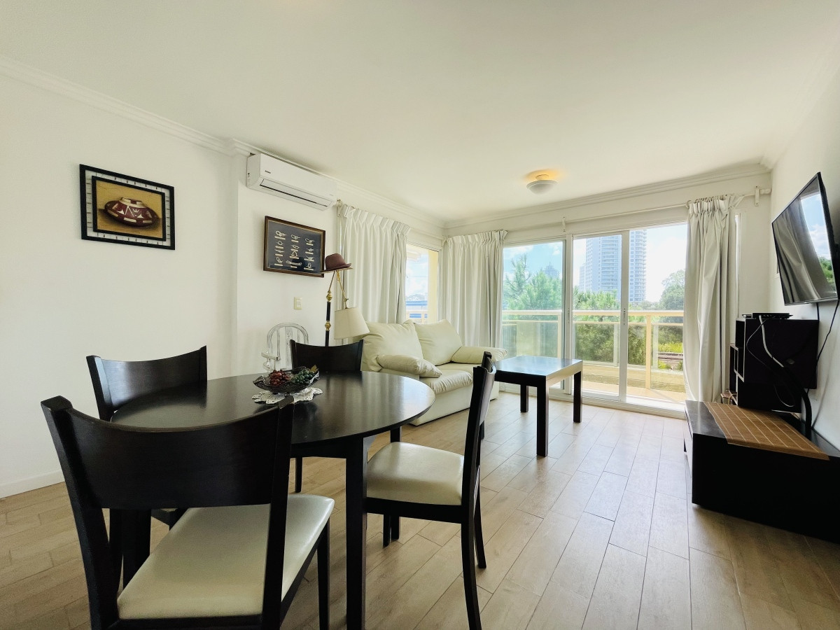 Apartamento de 2 dormitorios en Aidy Grill a Pocos Metros de Playa Brava - Venta