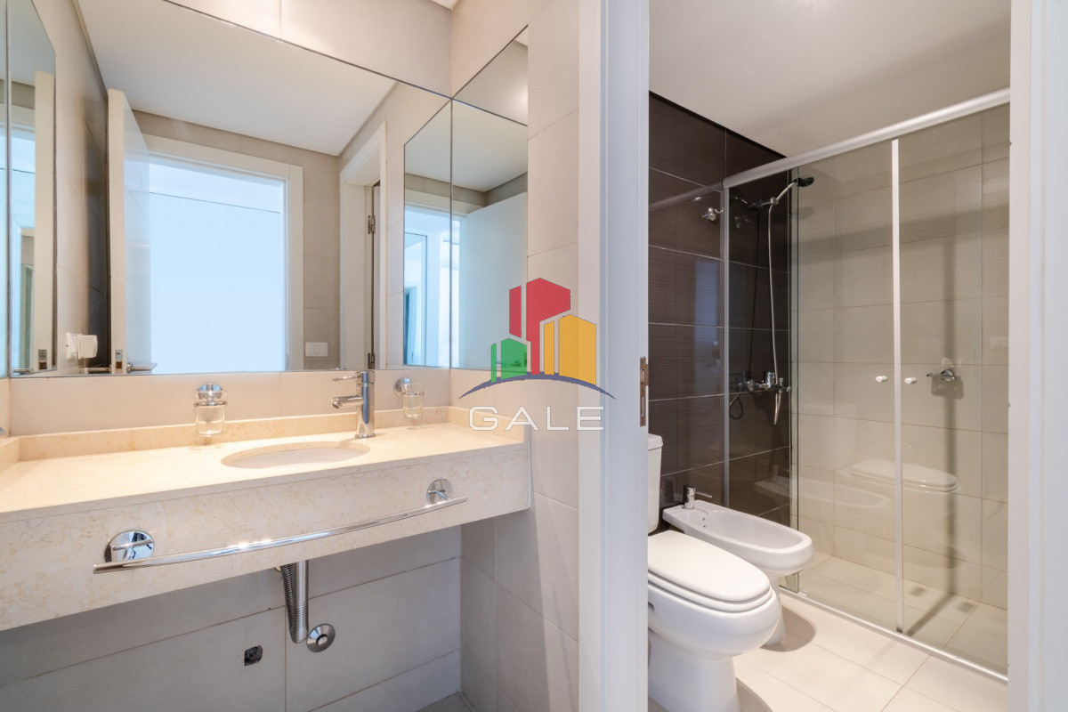 Apartamento ID.377 - Apartamento de 2 Dormitorios en Playa Brava con Vista al Mar - Venta