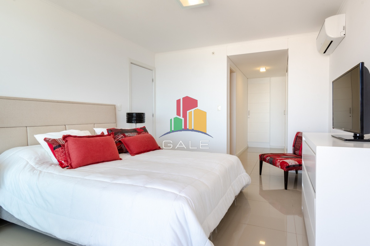 Apartamento ID.377 - Apartamento de 2 Dormitorios en Playa Brava con Vista al Mar - Venta