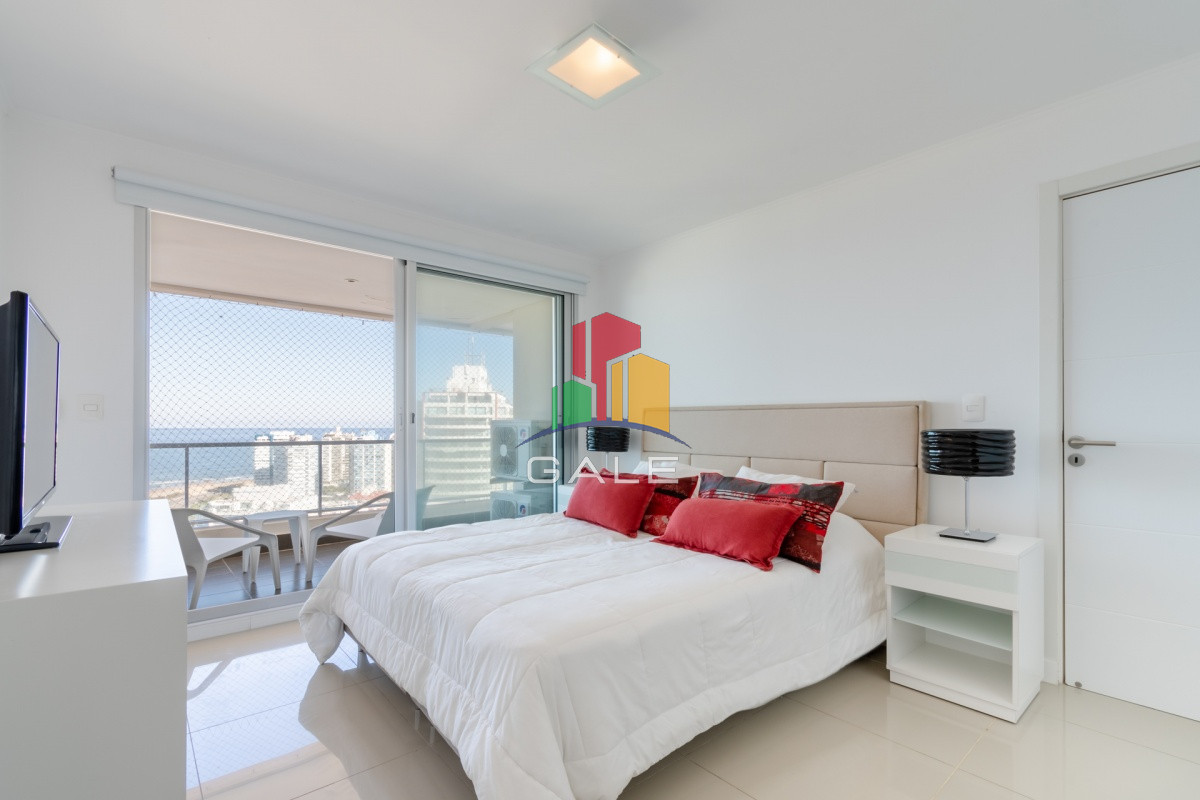 Apartamento ID.377 - Apartamento de 2 Dormitorios en Playa Brava con Vista al Mar - Venta