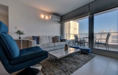 Apartamento Céntrico de 2 Dormitorios con Vista al Mar, en el corazón de la Península de Punta del Este