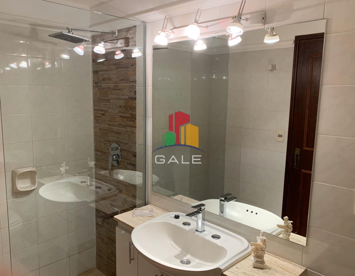 Casa ID.3295 - Cómoda Casa de 5 Dormitorios y Piscina Climatizada en Punta del Este