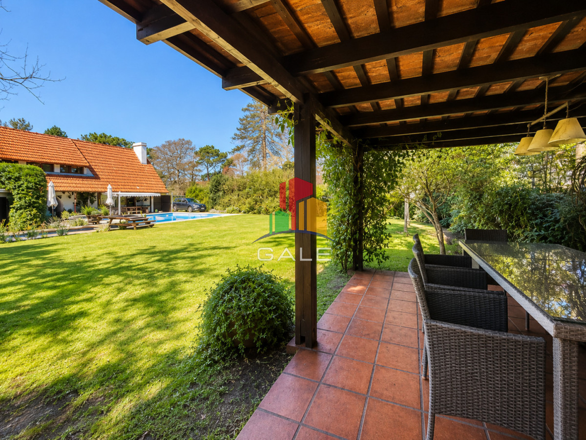 Casa ID.3295 - Cómoda Casa de 5 Dormitorios y Piscina Climatizada en Punta del Este