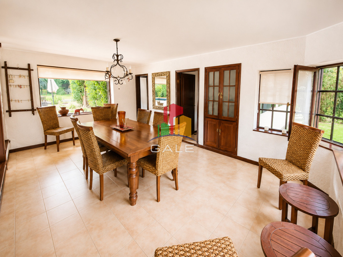 Casa ID.3295 - Cómoda Casa de 5 Dormitorios y Piscina Climatizada en Punta del Este