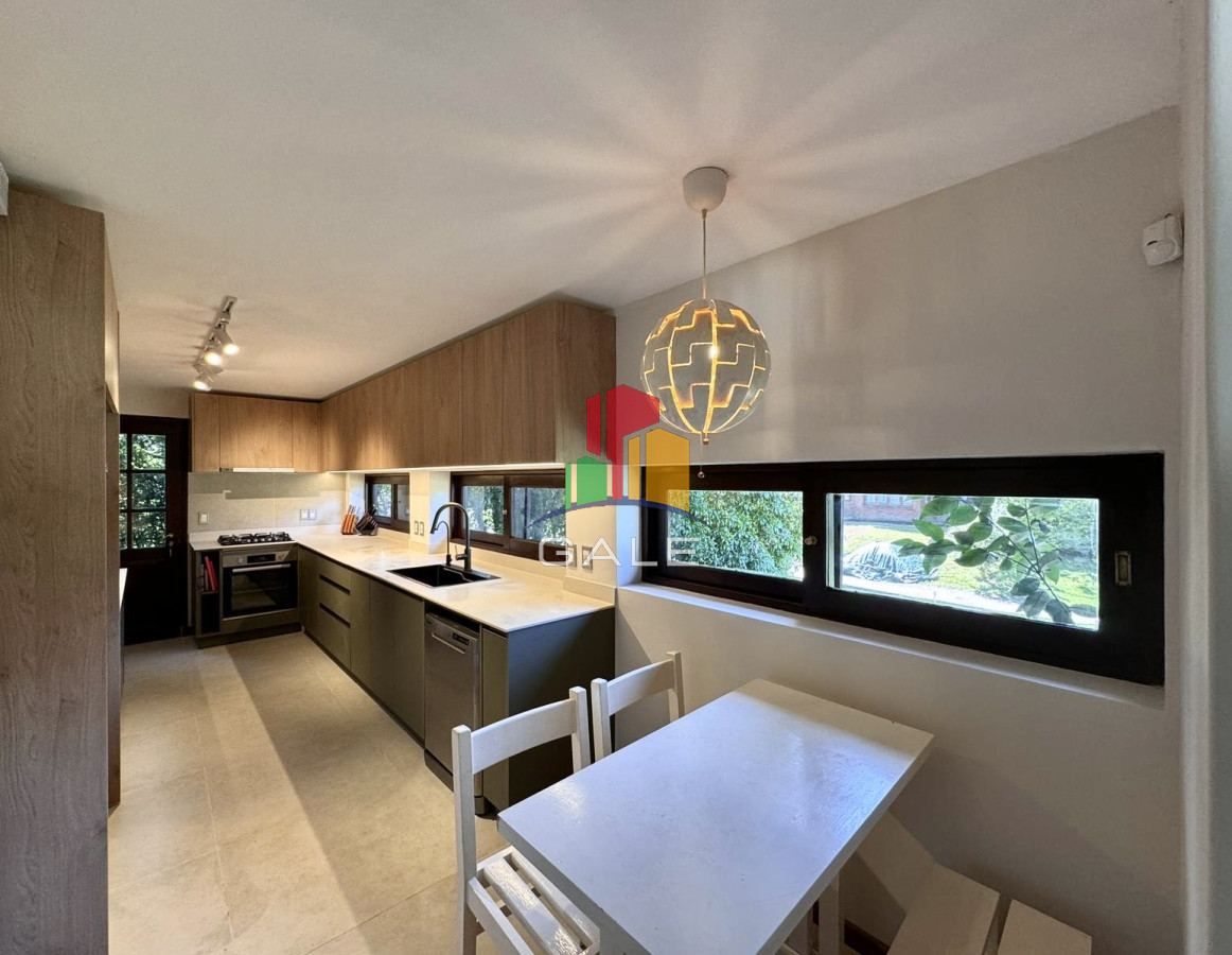 Casa ID.3295 - Cómoda Casa de 5 Dormitorios y Piscina Climatizada en Punta del Este