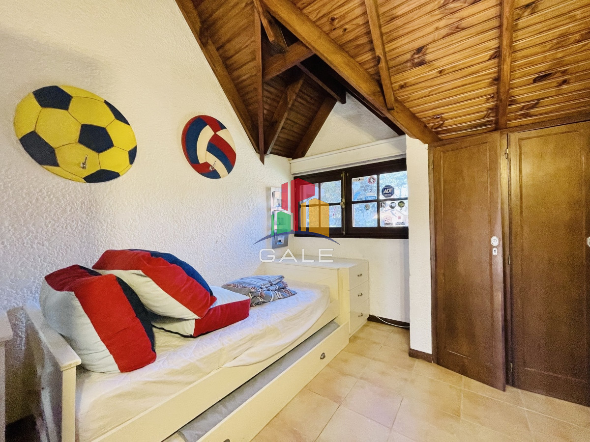 Casa ID.3295 - Cómoda Casa de 5 Dormitorios y Piscina Climatizada en Punta del Este