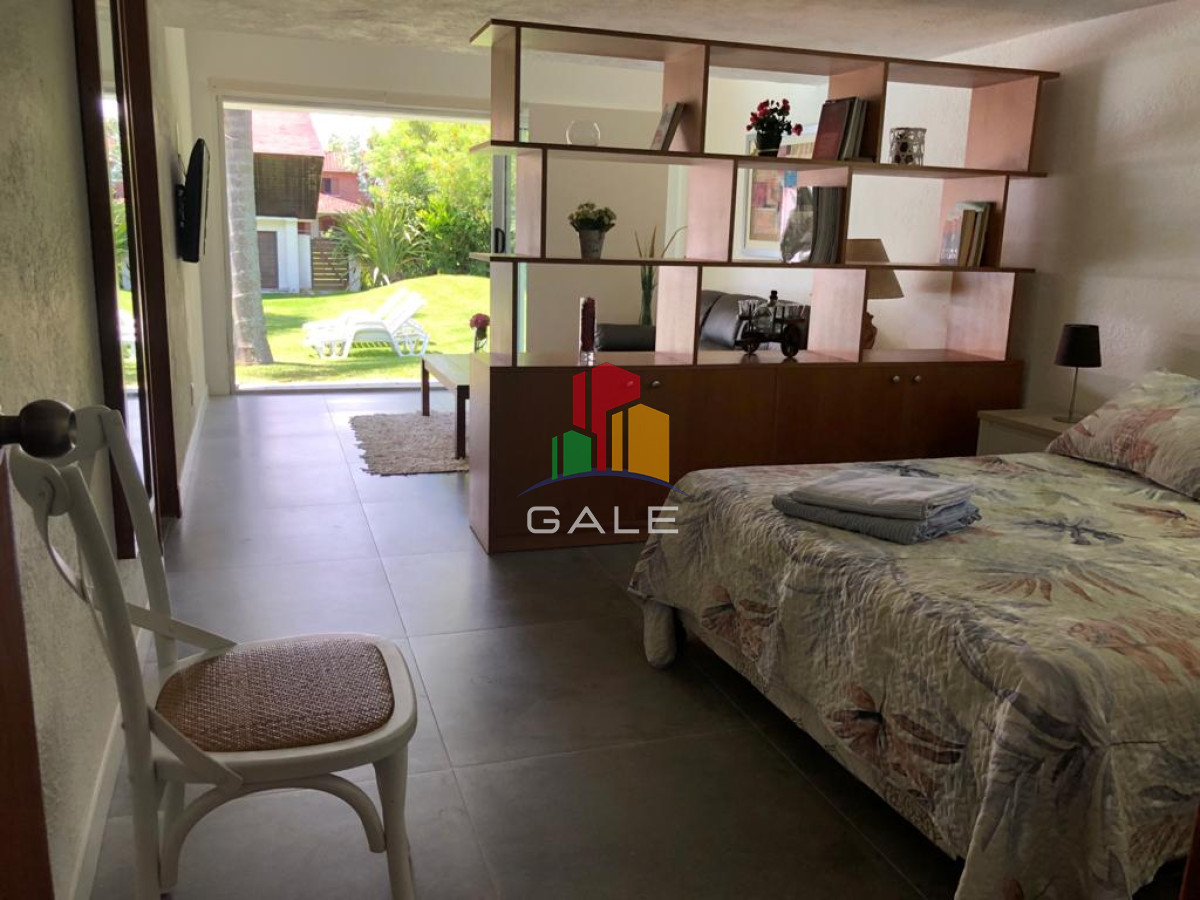 Casa ID.967 - Excelente Casa de 7 Dormitorios, Piscina, Barbacoa y Dependencia en Punta del Este