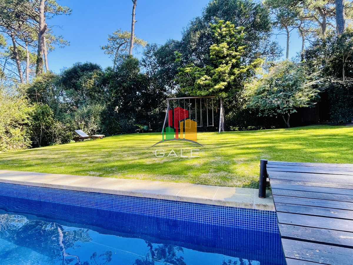 Casa ID.3295 - Cómoda Casa de 5 Dormitorios y Piscina Climatizada en Punta del Este