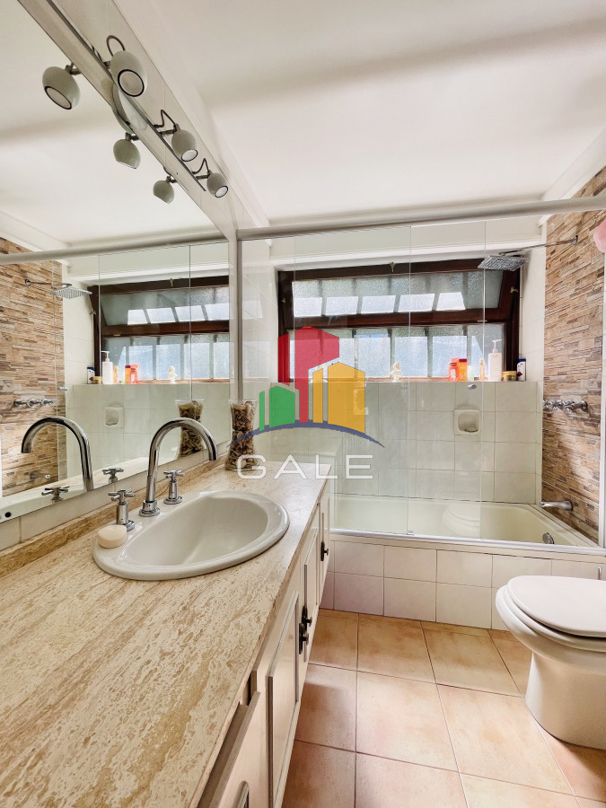 Casa ID.3295 - Cómoda Casa de 5 Dormitorios y Piscina Climatizada en Punta del Este