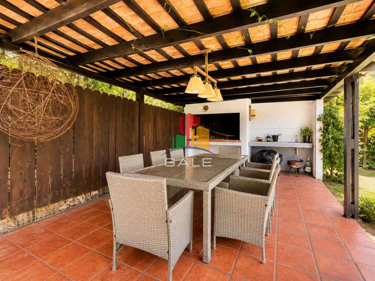 Casa ID.3295 - Cómoda Casa de 5 Dormitorios y Piscina Climatizada en Punta del Este