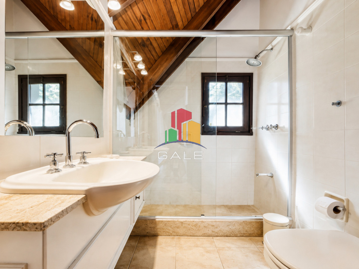 Casa ID.3295 - Cómoda Casa de 5 Dormitorios y Piscina Climatizada en Punta del Este