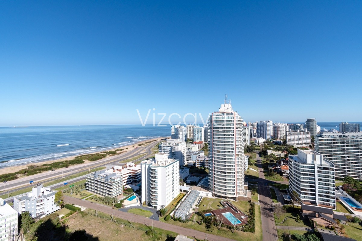 Apartamento ID.655 - Apartamento de 2 Dormitorios en Playa Brava con Vista al Mar - Venta