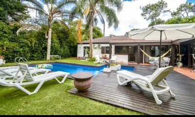 Casa de 4 Dormitorios con Piscina Climatizada en Punta del Este