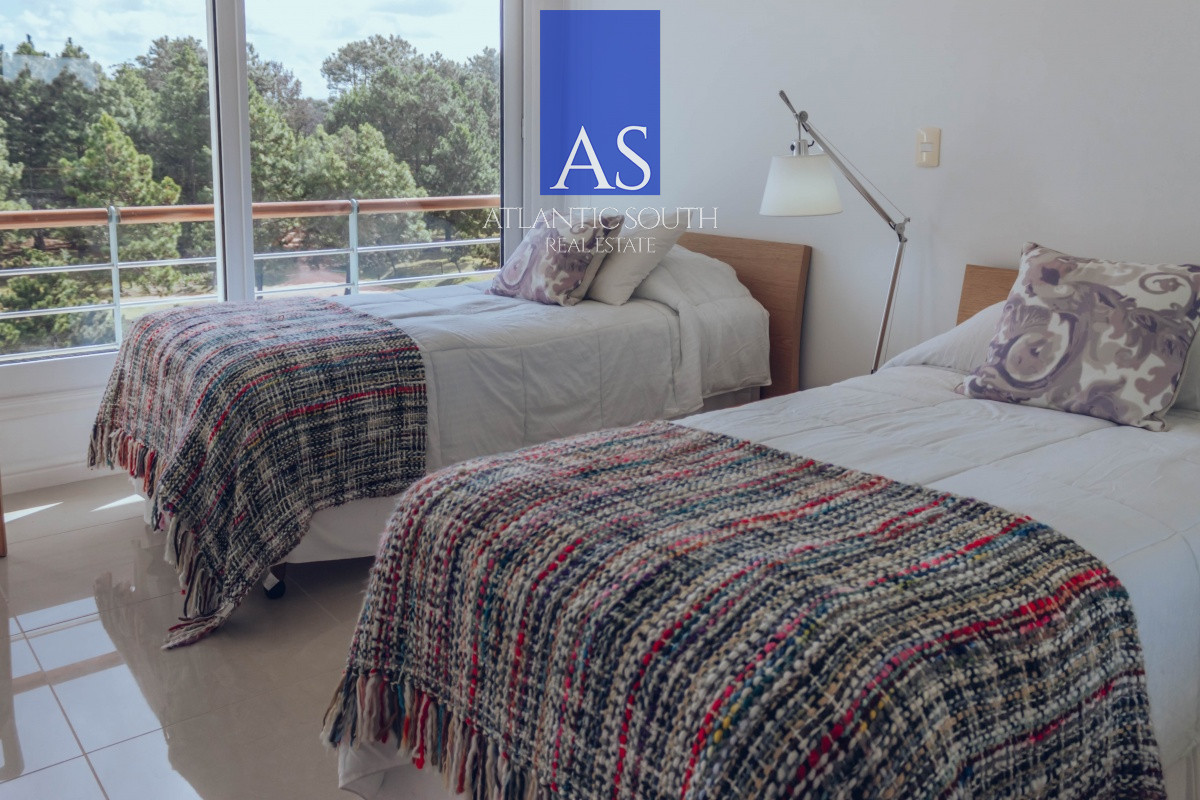 Apartamento ID.1809 - Venta de maravilloso departamento penthouse en complejo privado de Playa Mansa