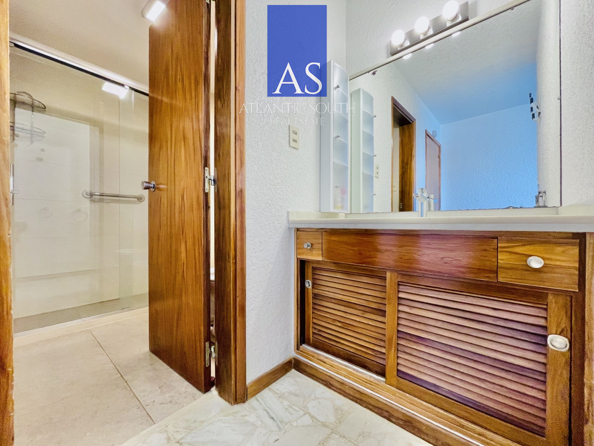 Apartamento ID.3190 - Oportunidad apartamento 3 Dormitorios con Vista al Mar Playa Mansa
