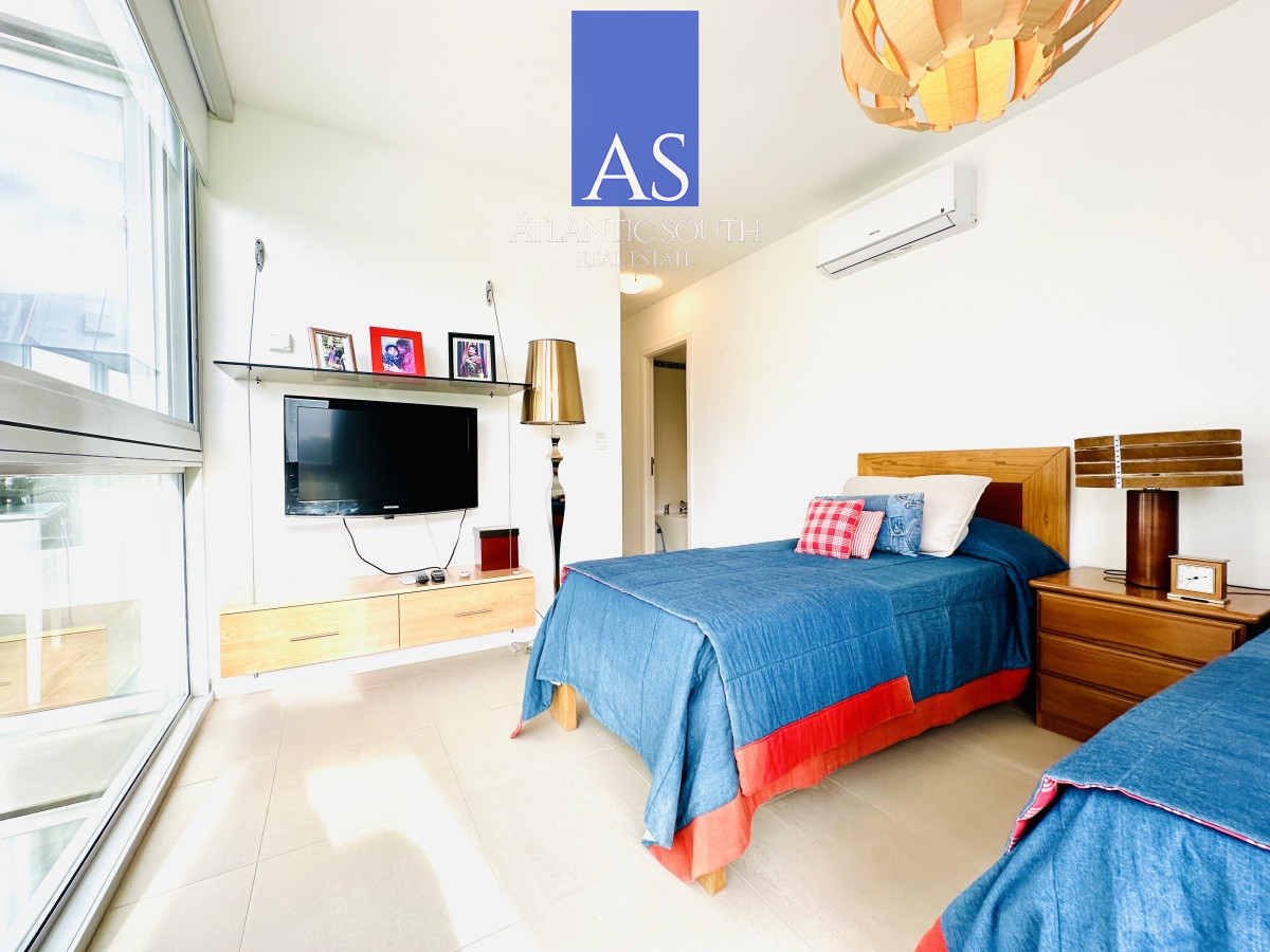 Apartamento ID.3549 - Espectacular apartamento esquinero en Torre Le Parc, Playa Brava, Punta del Este
