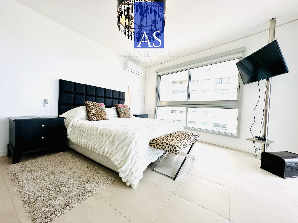 Apartamento ID.3549 - Espectacular apartamento esquinero en Torre Le Parc, Playa Brava, Punta del Este