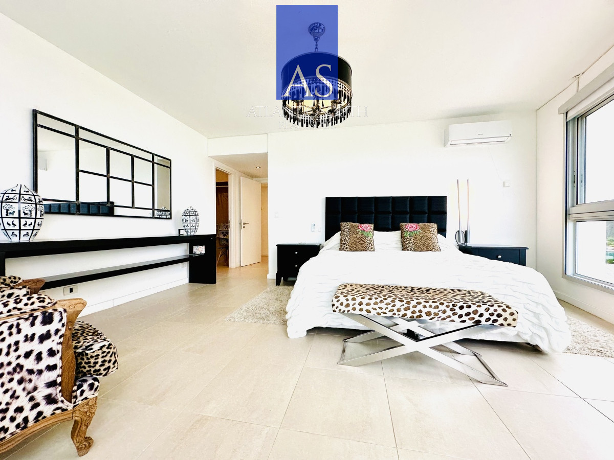 Apartamento ID.3549 - Espectacular apartamento esquinero en Torre Le Parc, Playa Brava, Punta del Este