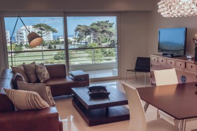 Venta de maravilloso departamento penthouse en complejo privado de Playa Mansa