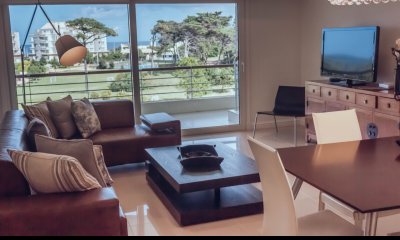 Venta de maravilloso departamento penthouse en complejo privado de Playa Mansa