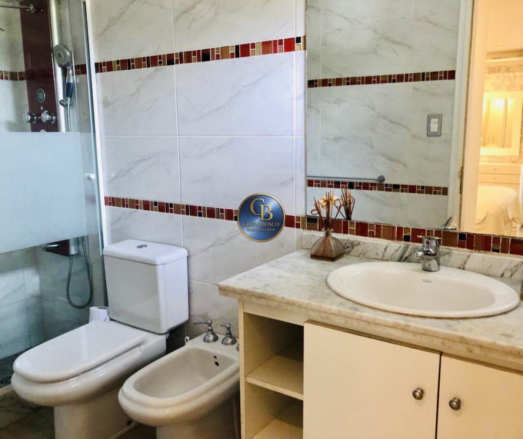 Casa ID.1437 - Alquiler temporario de casa con 3 Dormitorios con piscina y barbacoa en Jardines de Córdoba, Punta del Este