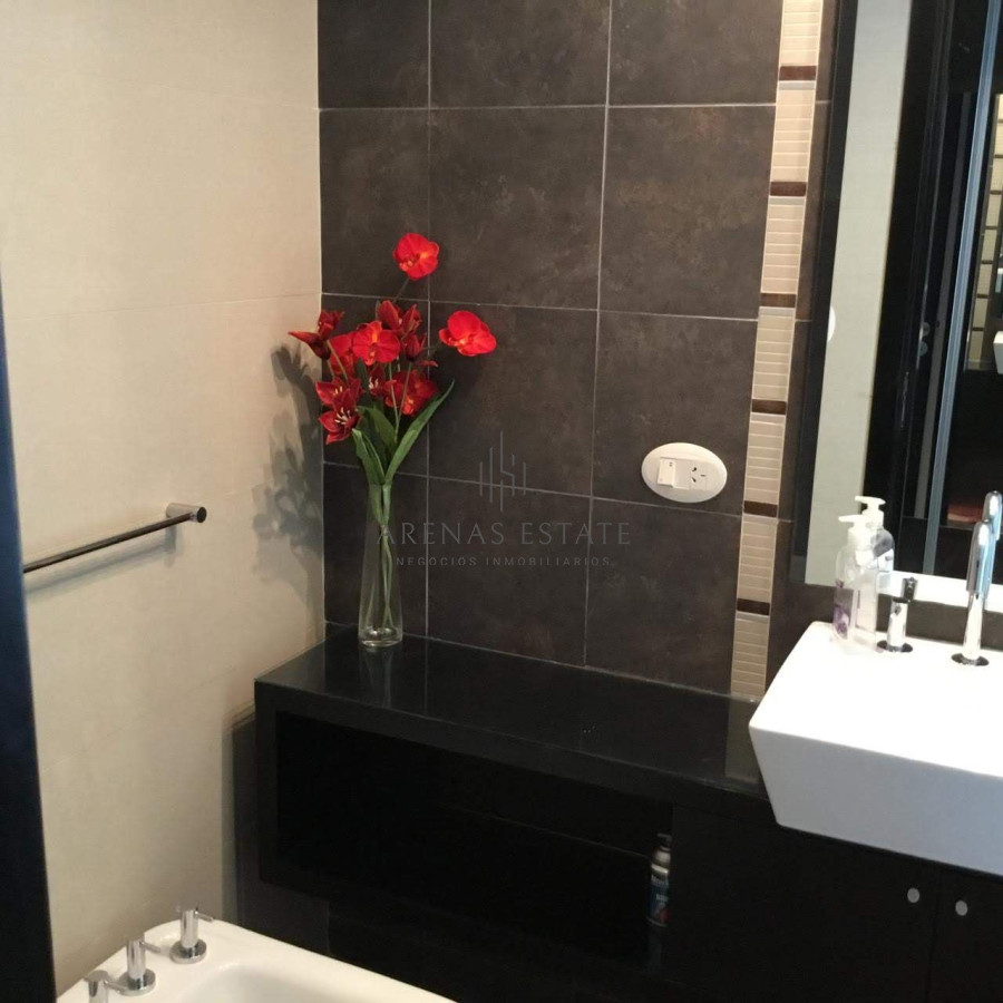 Apartamento ID.1418 - enta de Excelente Apartamento de 3 Dormitorios con Vista al Mar, Playa Mansa, Punta del Este