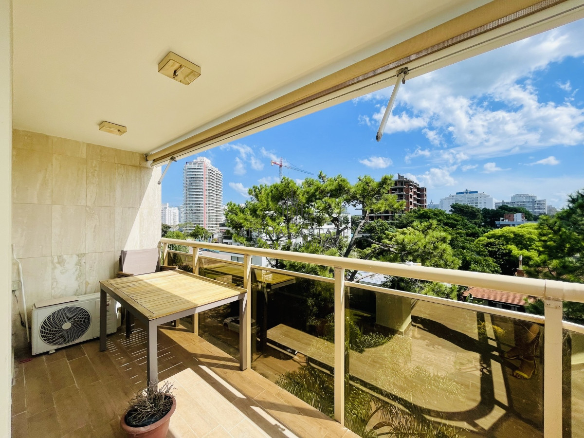 Apartamento ID.437 - Apartamento de 2 Dormitorios en Aidy Grill a Pocos Metros de Playa Brava - Venta